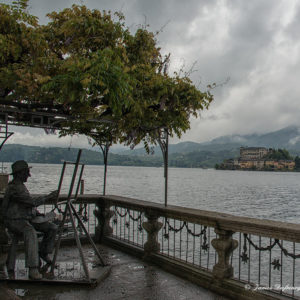 Le peintre, Sur la rive du lac d'Orta,Italie